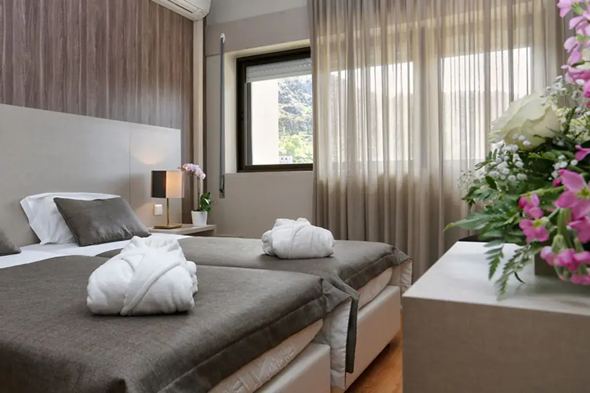 Twin room at Hotel Douro in Pinhão.